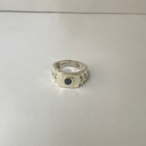 Anillo clásico 5.85 gr / T8 1/2 / circones negro plata italiana