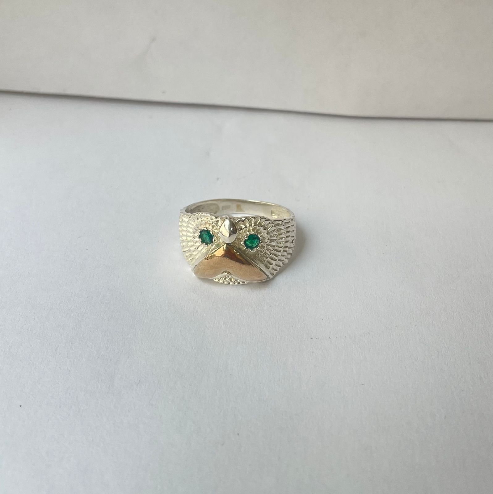Anillo búho 5.88 gr / T12 / circones verdes plata italiana