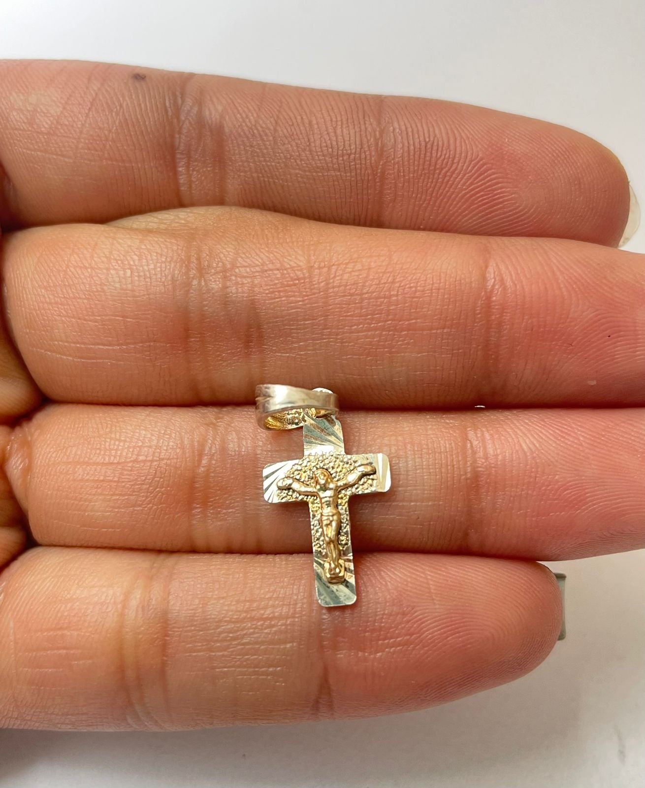 Dije cruz 1.19 gr / 2.5 cm / plata italiana + oro laminado - Imagen 3