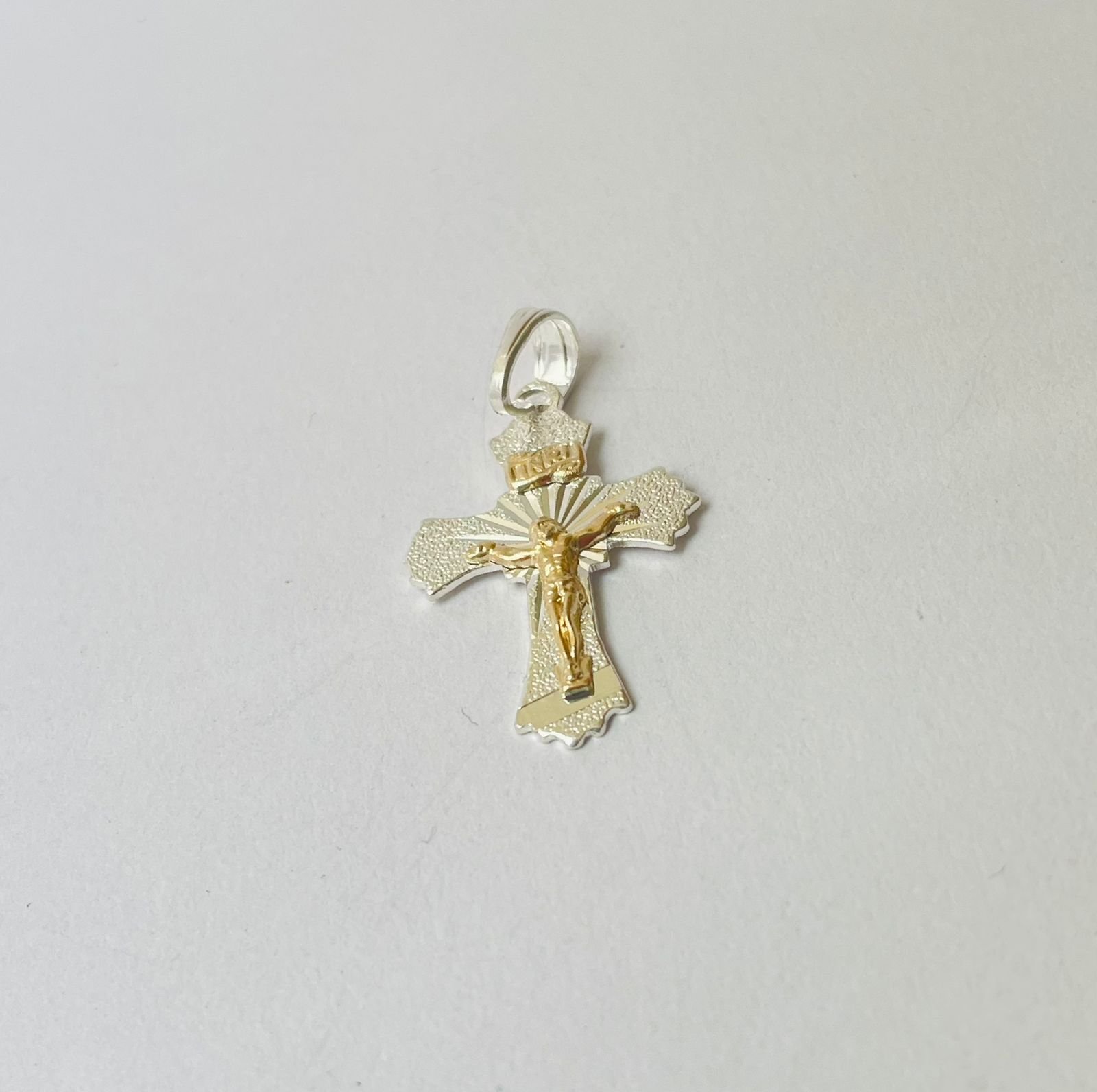 Dije cruz 2.23 gr / 3.5 cm / plata italiana y oro laminado
