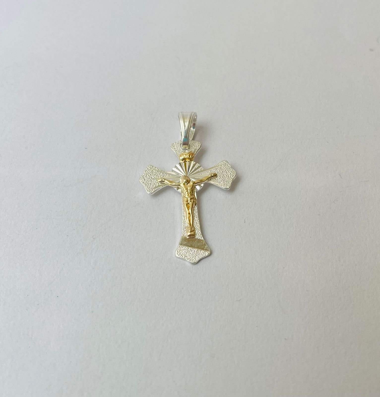 Dije cruz 2.51 gr / 4 cm / plata italiana + oro laminado