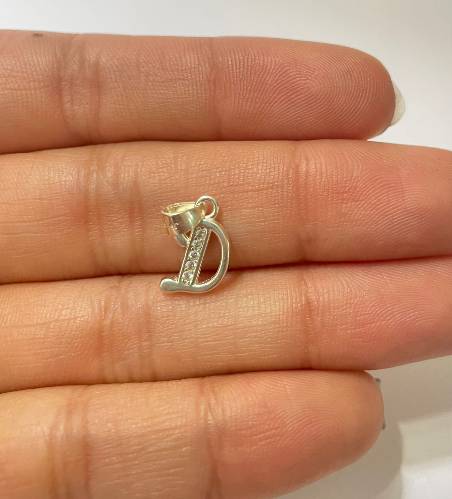 Dije letra D esqueleto 0.68 gr / 1.5 cm / plata italiana - Imagen 3