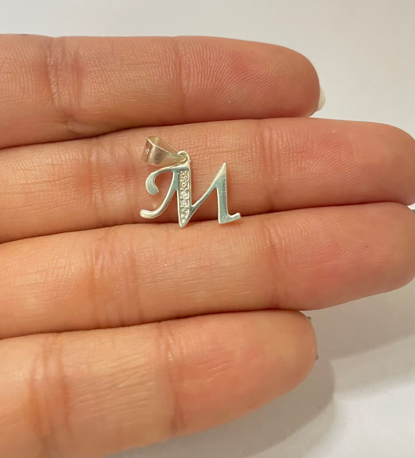 Dije letra M esqueleto 0.78 gr / 1.5 cm / plata italiana - Imagen 3