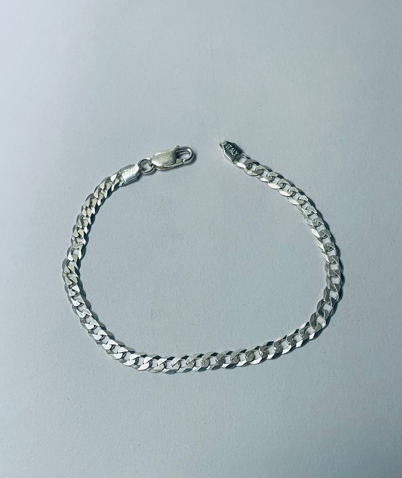 Pulso cubano 3.64 gr / 19 cm / 4 mm plata italiana