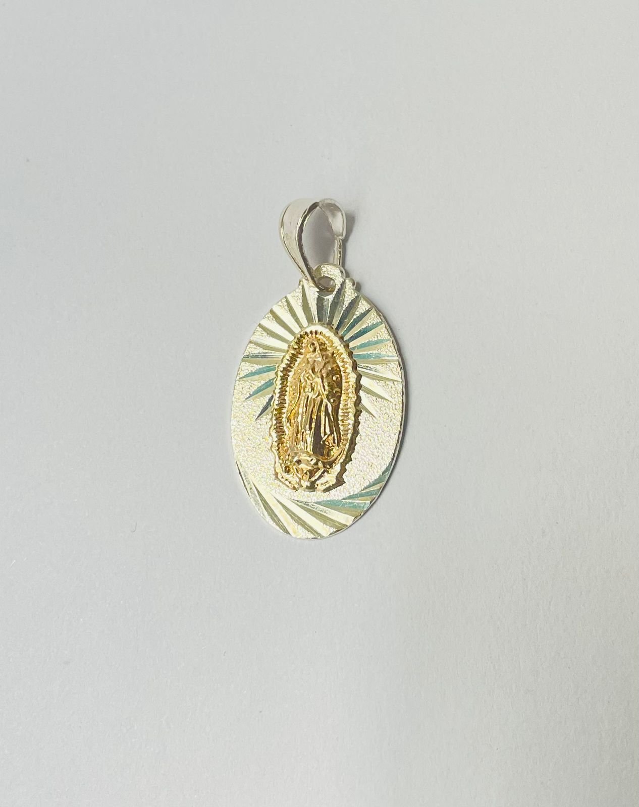 Dije Guadalupe 4.63 gr / 2 cm / plata italiana
