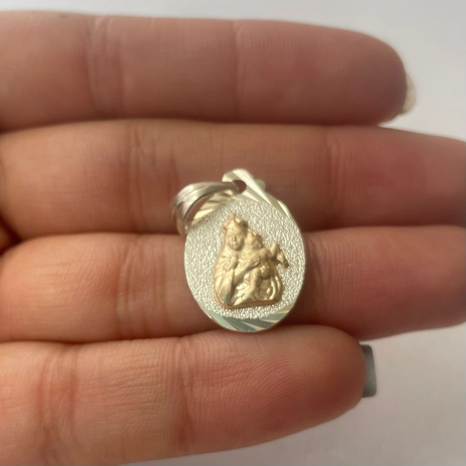 Dije virgen del Carmen 2.38 gr / 3 cm / plata italiana + oro laminado - Imagen 3