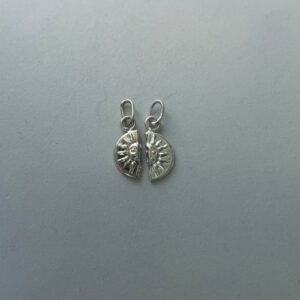 Dije Sol 1.50 gr / 2.5 cm / divide en dos plata italiana